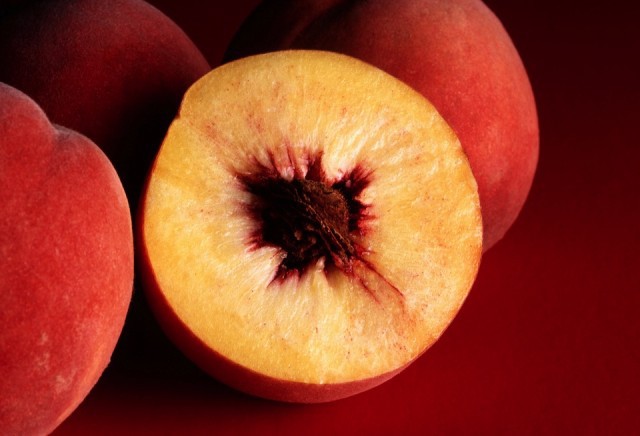Autumn_Red_peaches