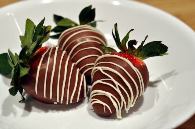 chocolate_covered_strawberries_recipe_three_chocolate_covered_strawberries